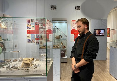 Экскурсия по выставке «Хранители истории: люди и факты»